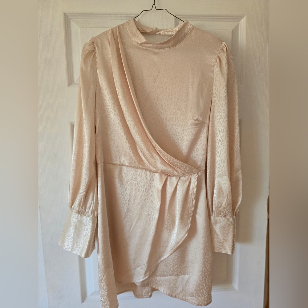 Elegant Cream Long-Sleeve Blouse